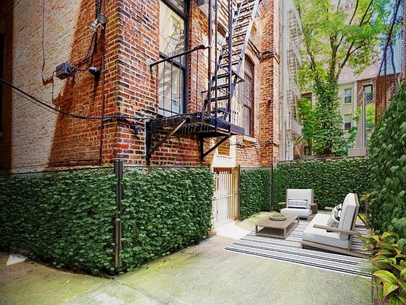 5th image of 58 W 106th St