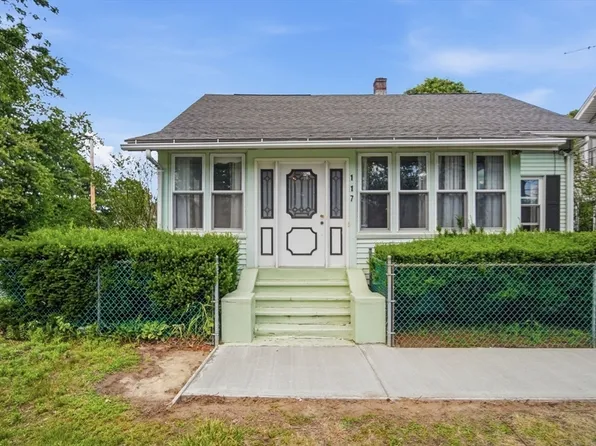117 Burghardt St, Springfield, MA 01109