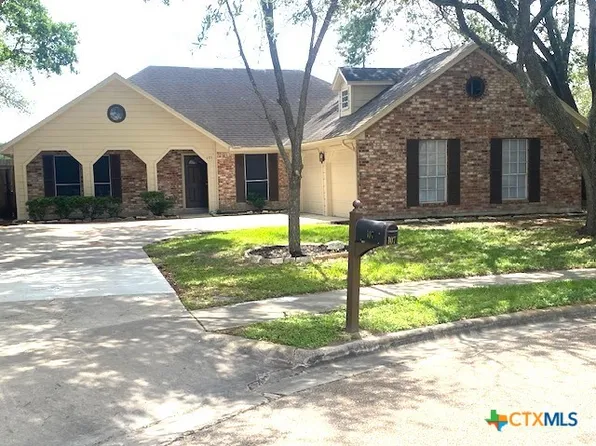 107 Bramble Bush Ln, Victoria, TX 77904