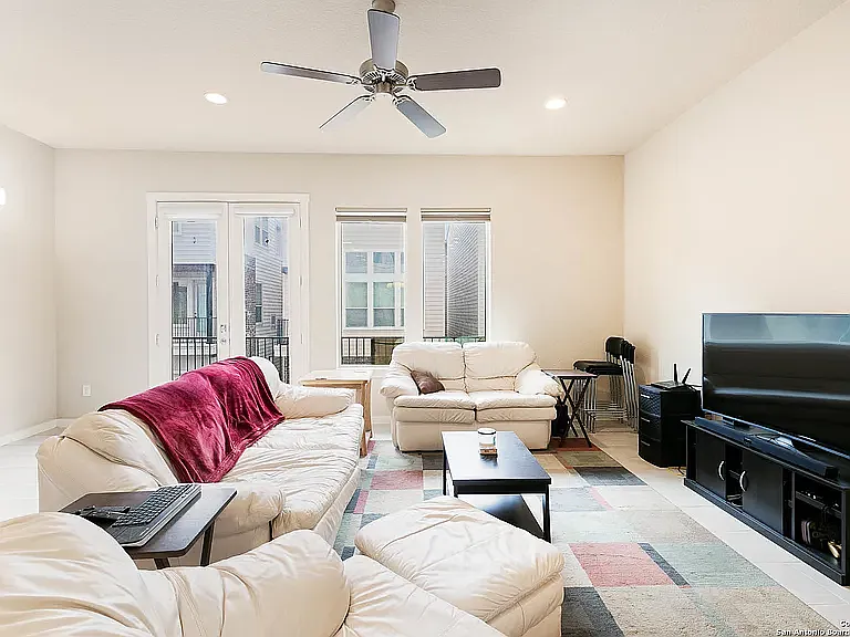 3831 Harry Wurzbach Rd #21 — Photo 23