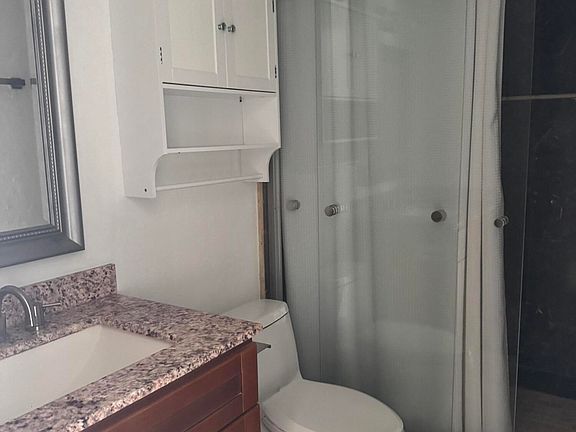 5th image of 340 NW 19th St APT 200