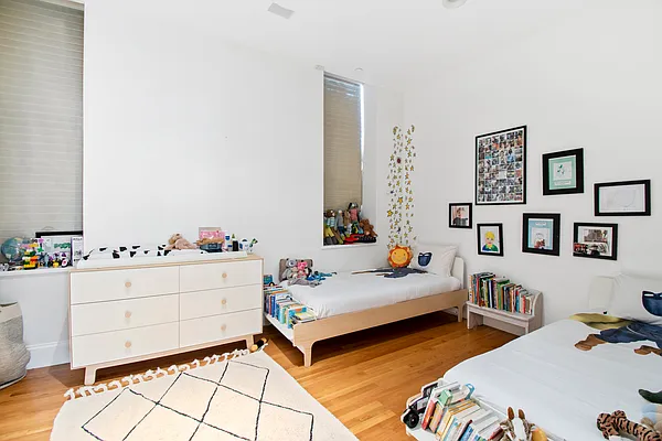 Rented by Douglas Elliman | media 27