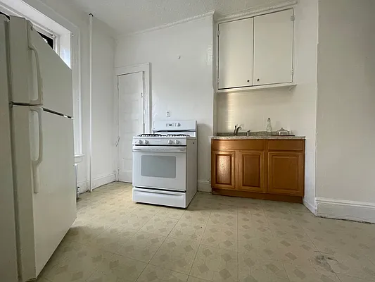 Rented by City Express Realty & Management Corp | media 4