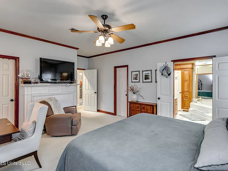214 Ramblewood Dr — Photo 28