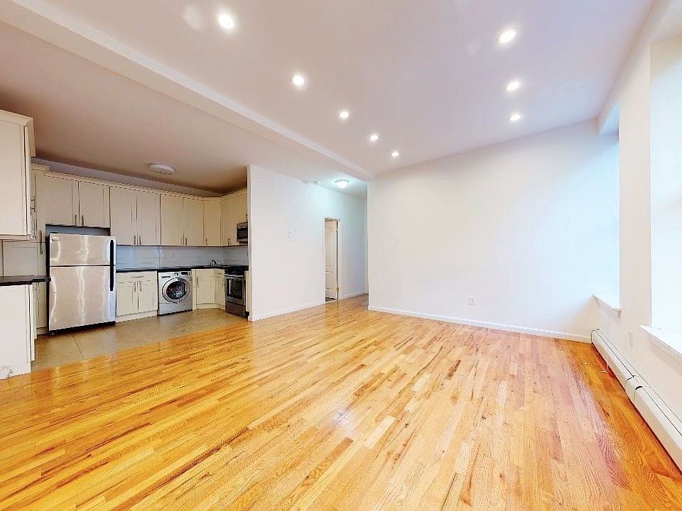 1st image of 376 W 127th St APT 3B