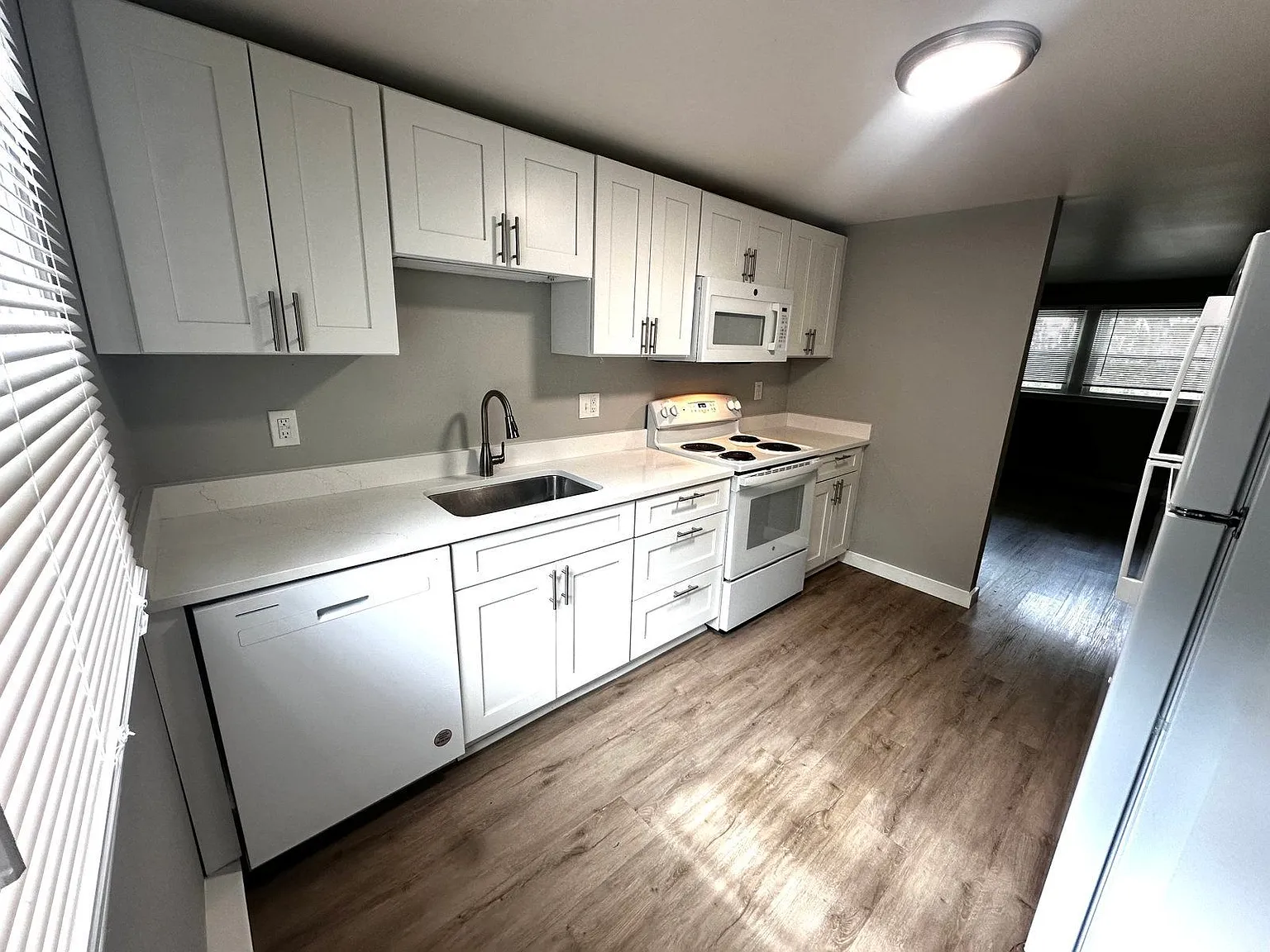 2 bed, 1.0 bath, $1,995 — Photo 4