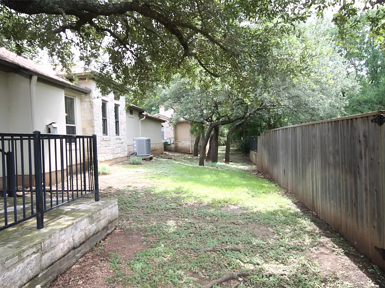 11558 Spicewood Pkwy #13 — Photo 21