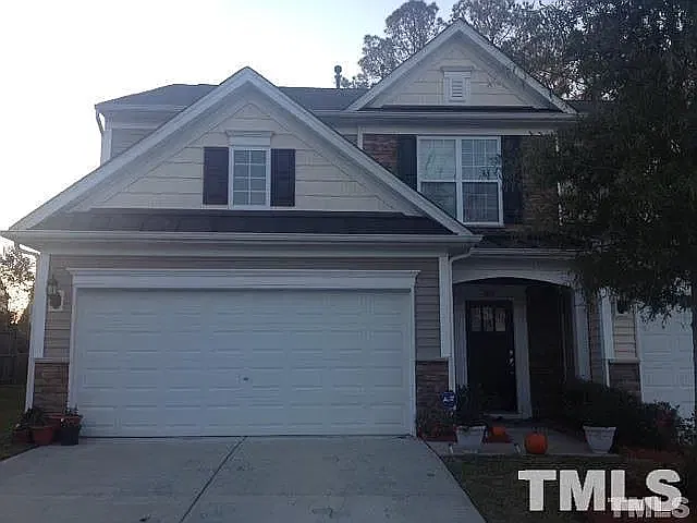3 bed, 2.5 bath, 1776 sqft, $1,995 — Photo 2