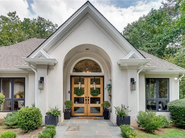 12985 Bucksport Dr, Roswell, GA 30075