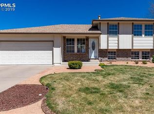 22 Hudspeth Ln, Pueblo, CO 81005
