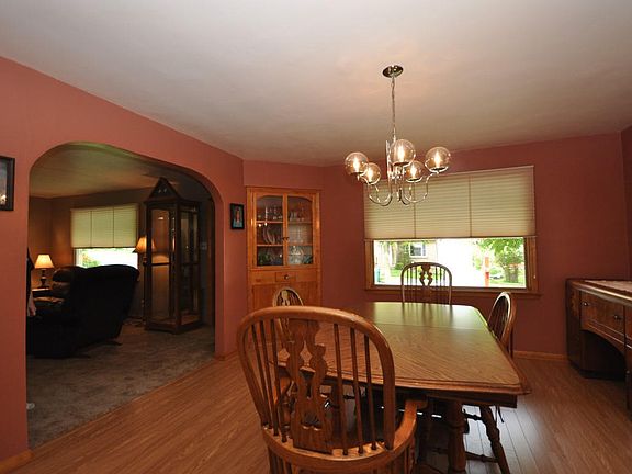3rd image of 1196 Riverview Dr