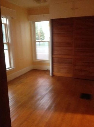 possible 4th bedroom or sitting room (downstairs)