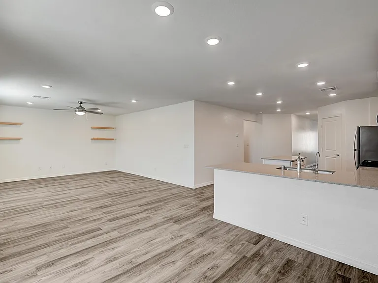 4116 Gold Desert St — Photo 15
