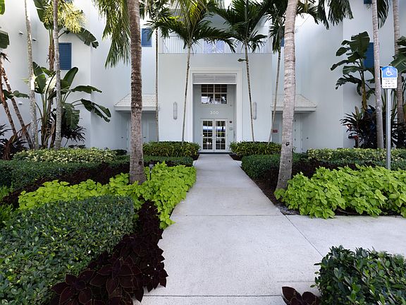 2nd image of 313 Bay Colony Dr N