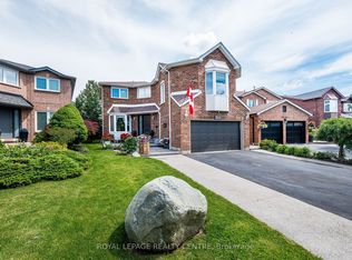 3211 Dovetail Mews, Mississauga, ON L5L 5K4