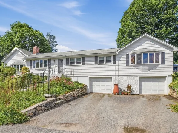 11 Farmington Cir, Marlborough, MA 01752
