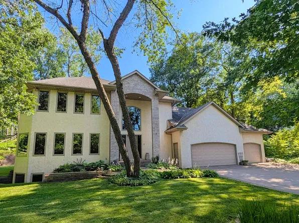 419 Brandywine Dr, Burnsville, MN 55337
