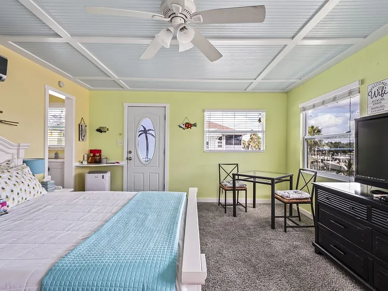 7518 Astor Dr — Photo 16