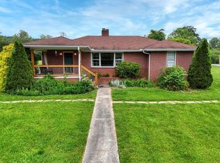 114 Hickory St, Hayesville, NC 28904