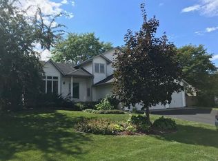 991 Bluff Pass N, Chaska, MN 55318