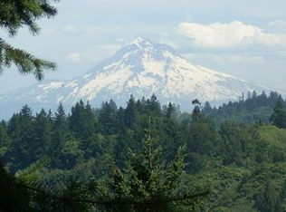 7660 Ridgewood Dr, Gladstone, OR 97027