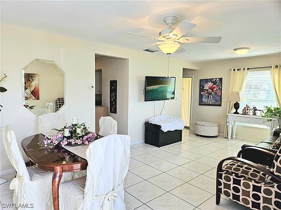 3rd image of 7 Tangerine Ct