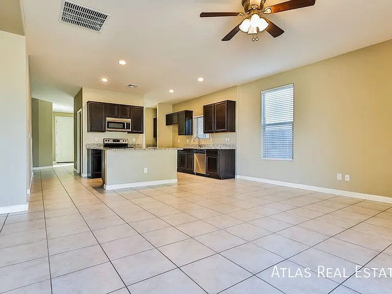 33256 N Jamie Ln — Photo 2