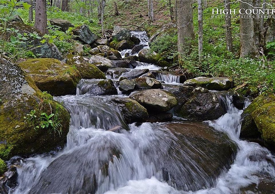 2nd image of 635 Little Horse Creek Rd