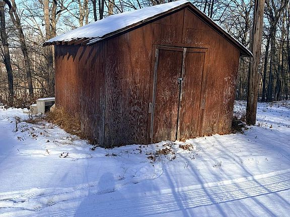 5th image of 415 Daniel Rd