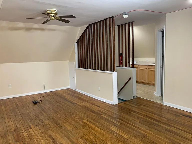 423 S Fess Ave — Photo 8