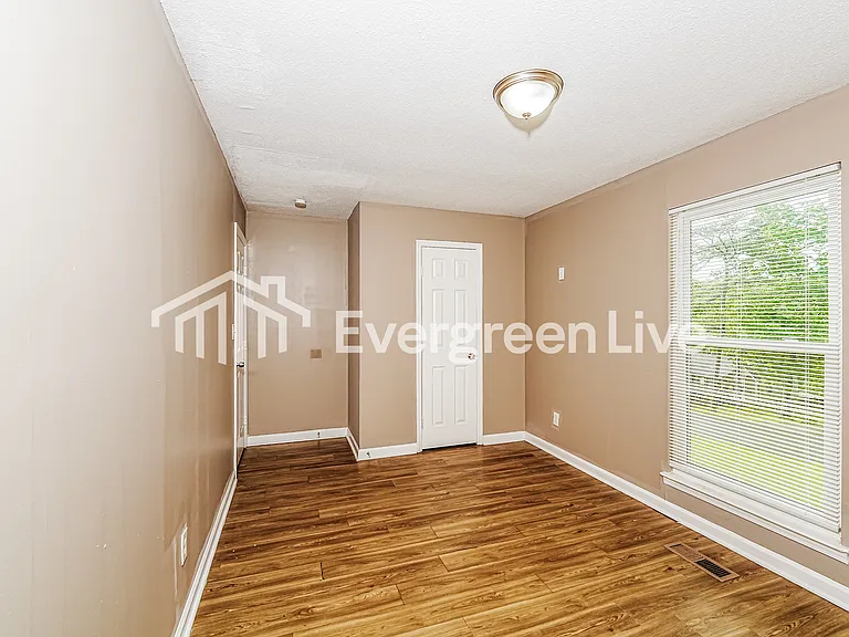 221 Ash Cir — Photo 13