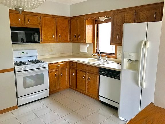 5th image of 9960 W 153rd St APT 1E