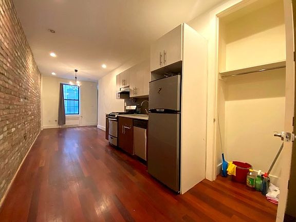 4th image of 1011 Pacific St #2H