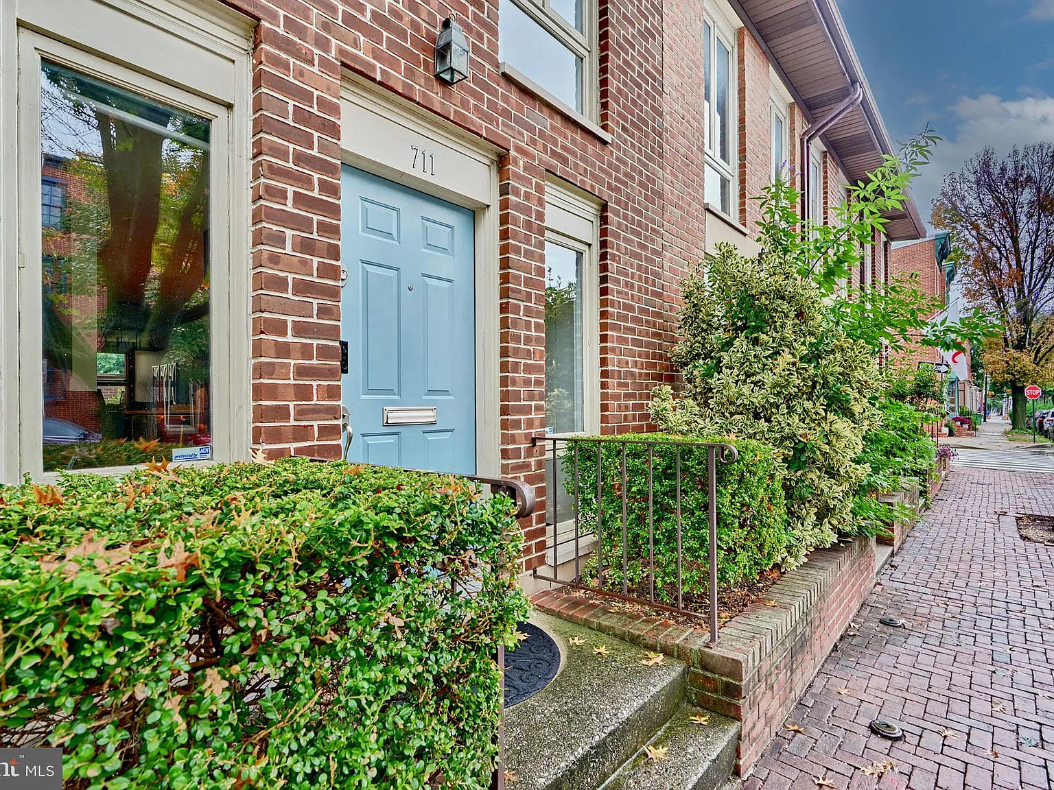2 bed, 3.5 bath, 1733 sqft, $3,000 — Photo 1