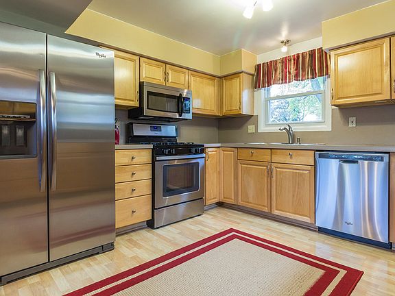 2nd image of 9930 Pere Ave