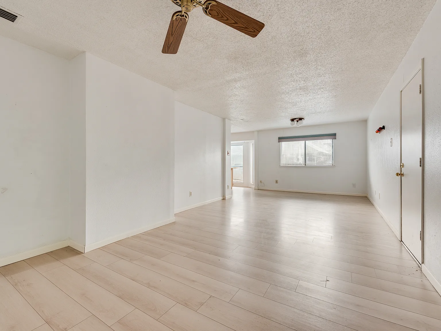 3 bed, 2025 sqft, $2,500 — Photo 4