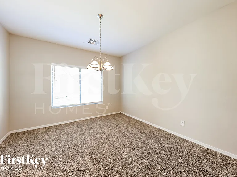 15608 N 172nd Ln — Photo 6