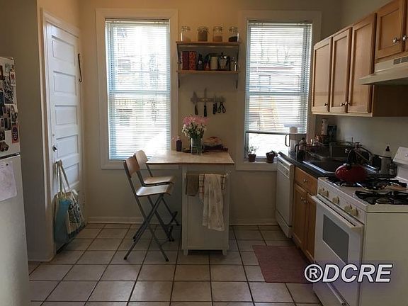 4th image of 1340 W Winnemac Ave APT Coach