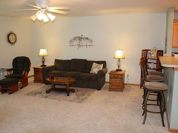 5th image of 964 Elm Dr