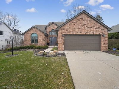 1698 Farnborough Dr, Rochester Hills, MI, 48307