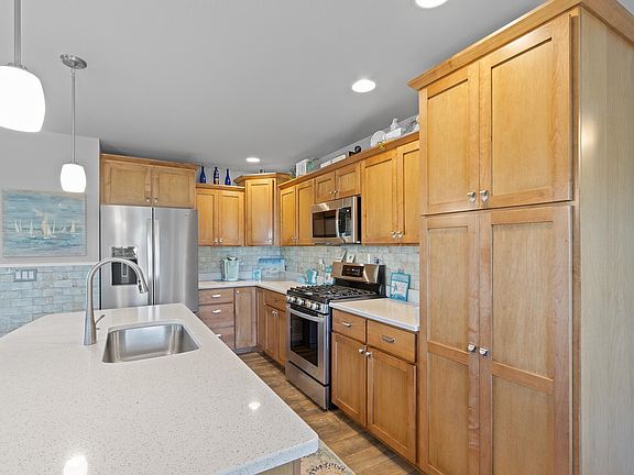 3rd image of 6982 Crystal Creek Ln