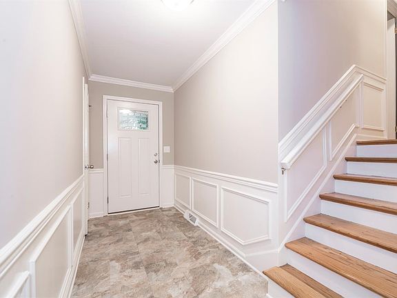 4th image of 1106 Gainesway Dr