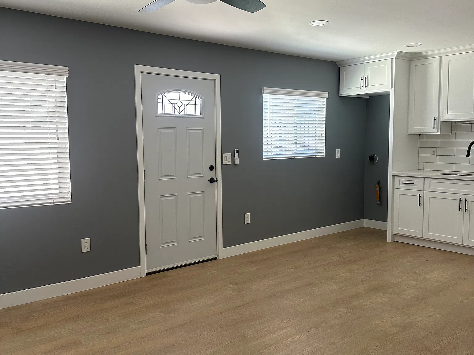 3 bed, 1000 sqft, $3,600 — Photo 4