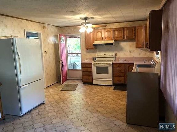 2nd image of 565 Westwood Ave