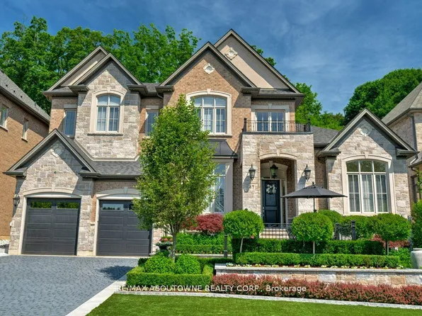 47 Legacy Ln, Hamilton, ON L9G 0G2