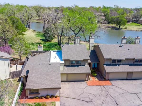 8201 E Harry St APT 1402, Wichita, KS 67207