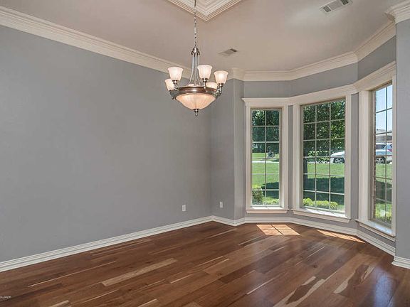 4th image of 2900 Yaupon Pl