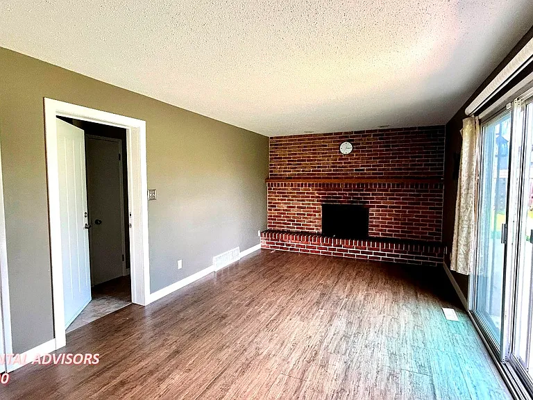 10819 43rd Ave NW #UPPER — Photo 16
