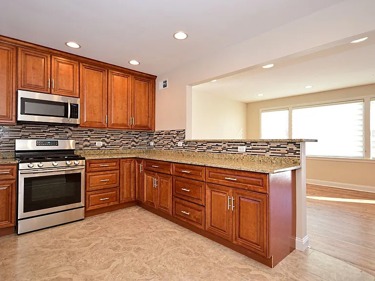 1102 Canfield Rd — Photo 4
