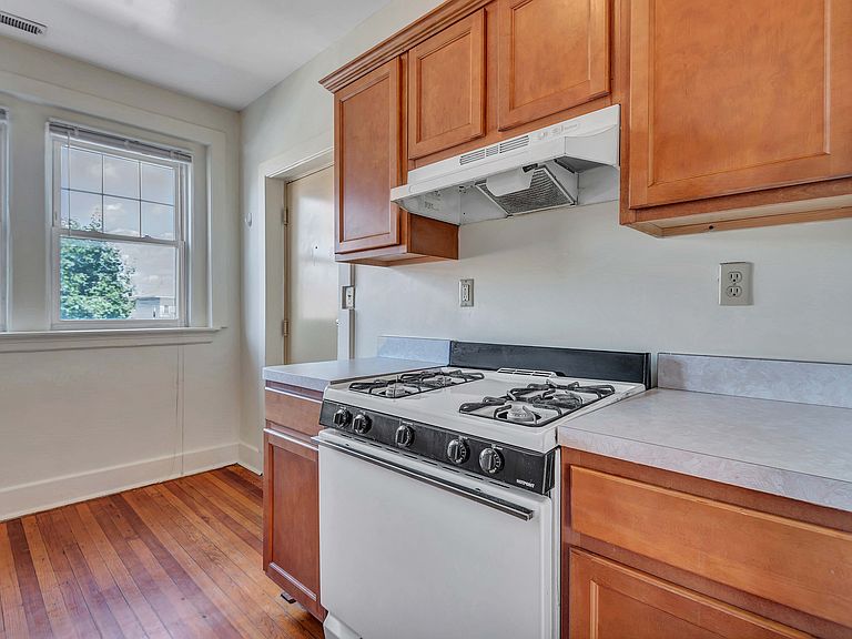 17 Howe Street Apartment Rentals New Haven, CT Zillow